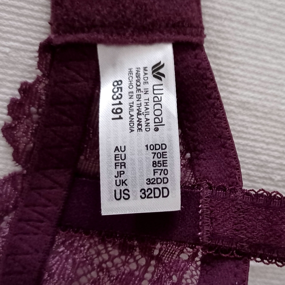 NWOT Wacoal Embrace Lace T-Shirt Bra, size 32DD - Picture 15 of 15